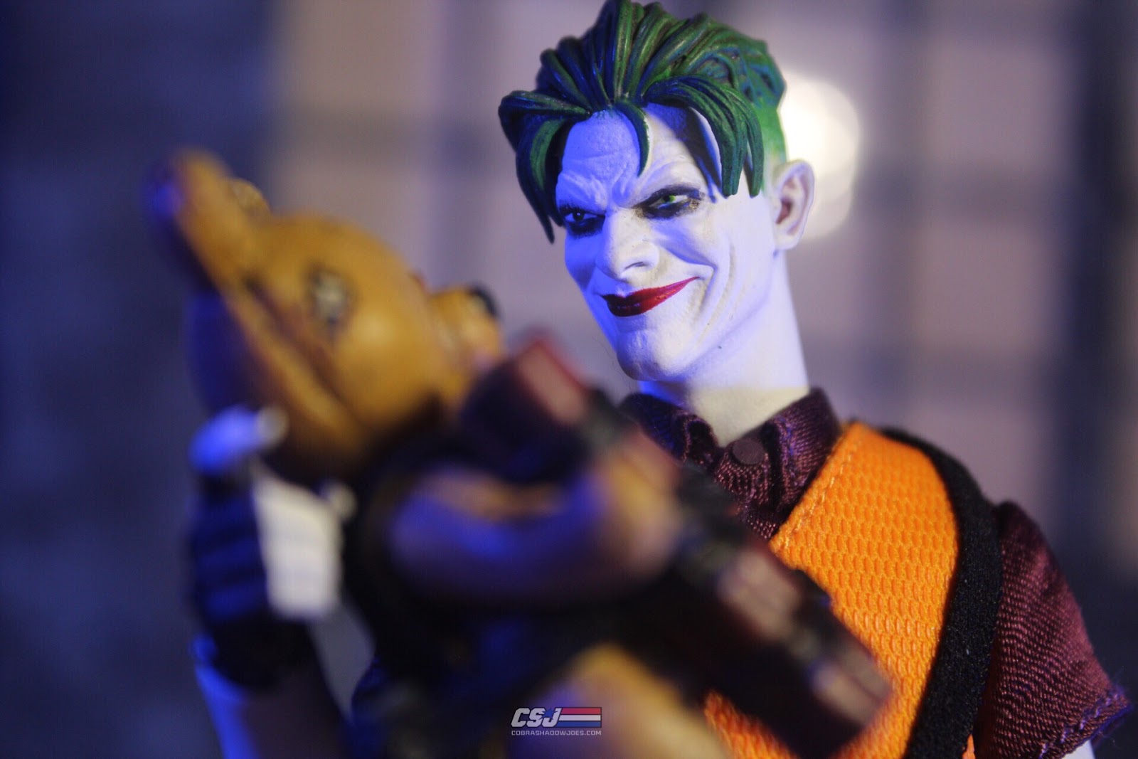 CobraShadowJoes: Mezco Toyz One:12 Clown Prince of Crime Joker Review